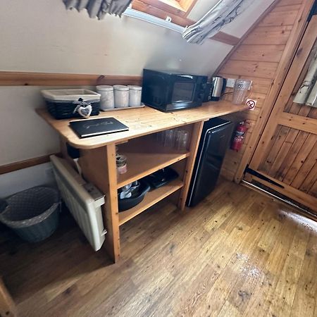 Glamping Life Retreat Apartment Nantmel Exterior photo
